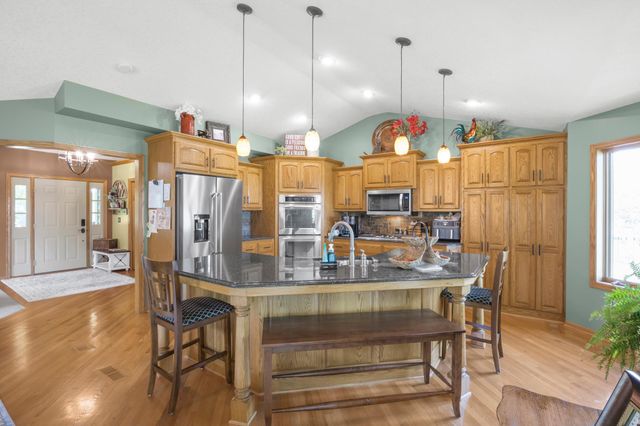 19363 E Tri Oak Circle NE, Wyoming, MN 55092