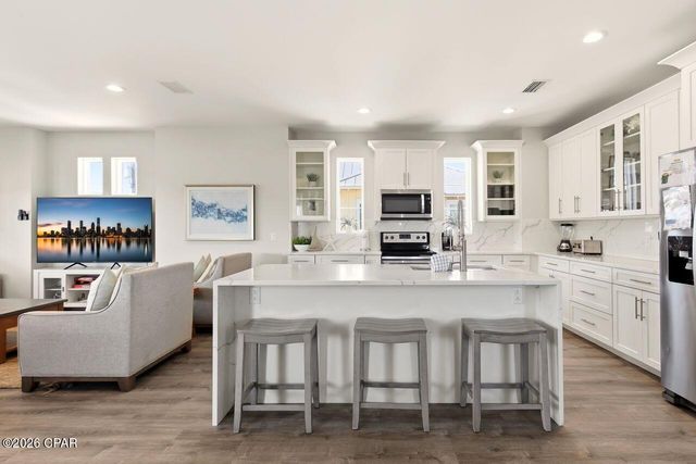 5522 Thomas Drive, Panama City, FL 32408