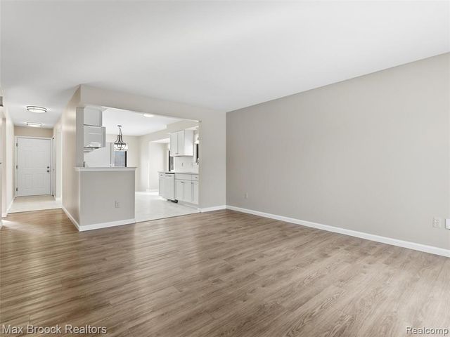 30748 Quinkert Street 1, Roseville, MI 48066