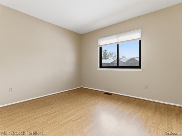 30748 Quinkert Street 1, Roseville, MI 48066