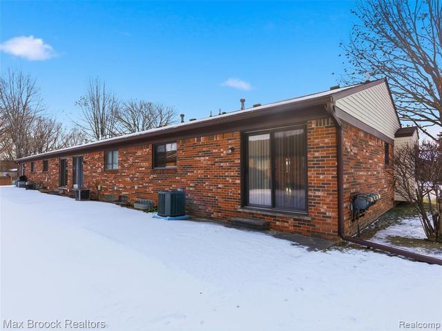 30748 Quinkert Street 1, Roseville, MI 48066