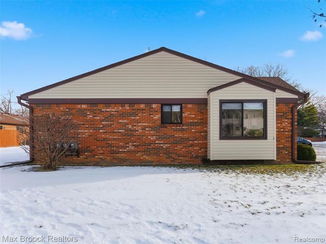 30748 Quinkert Street 1, Roseville, MI 48066