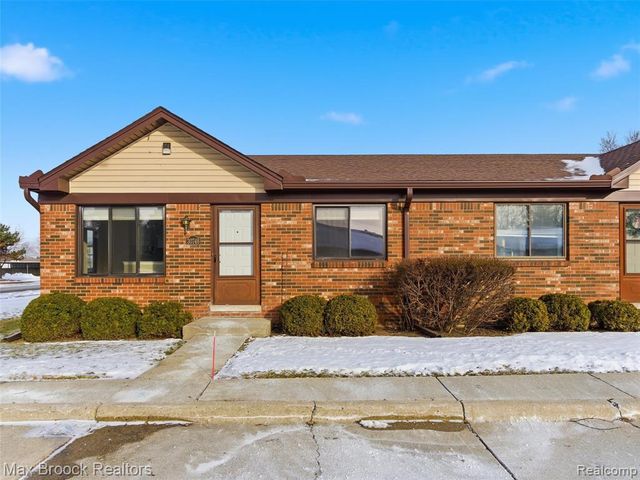 30748 Quinkert Street 1, Roseville, MI 48066