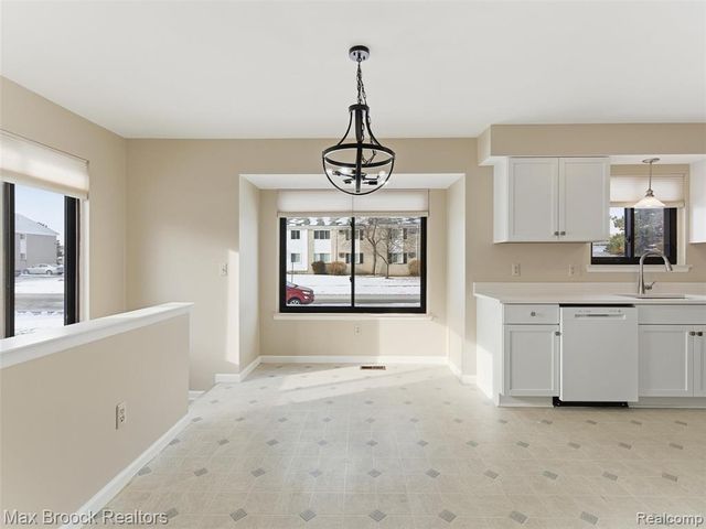 30748 Quinkert Street 1, Roseville, MI 48066