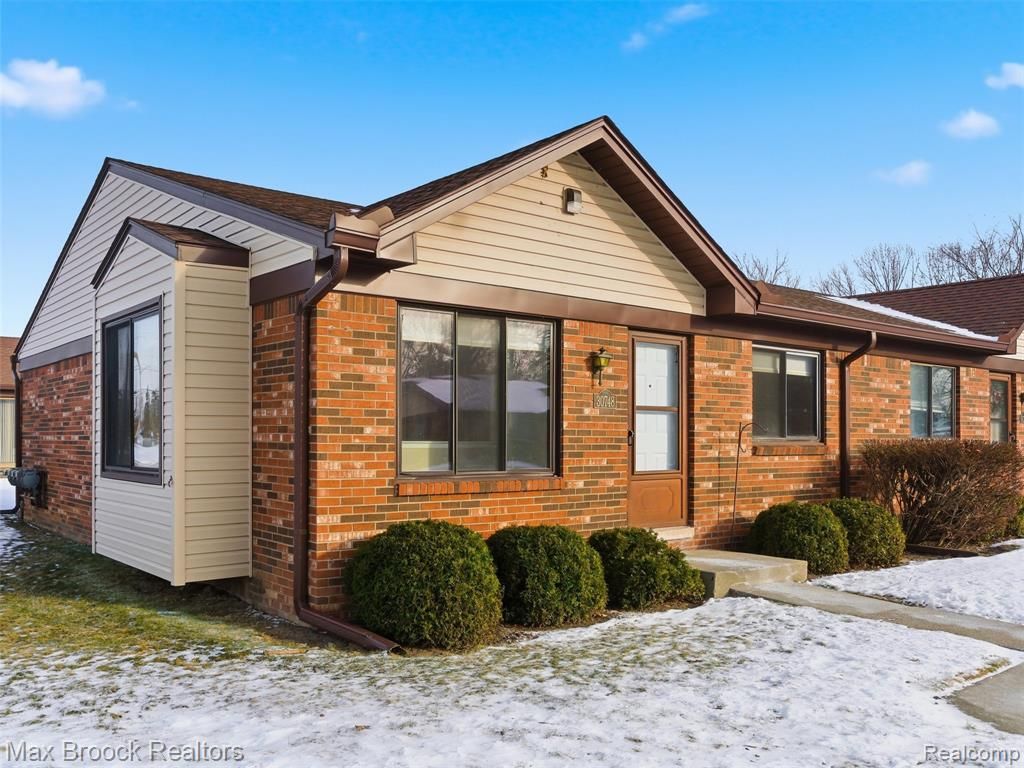 30748 Quinkert Street 1, Roseville, MI 48066