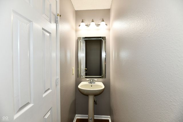 1377 Fortner Drive, Indianapolis, IN 46231