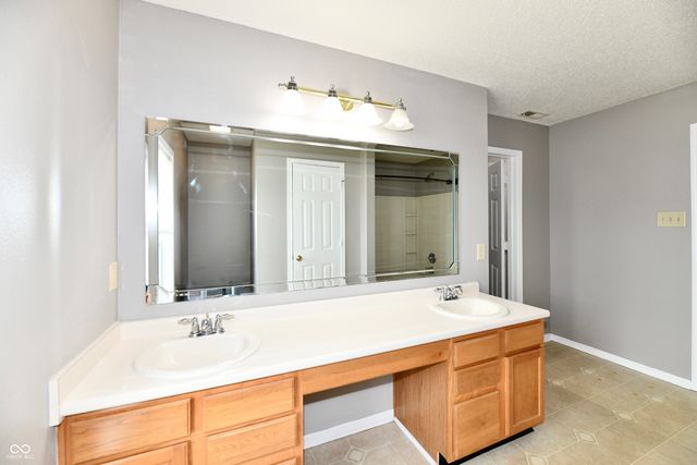 1377 Fortner Drive, Indianapolis, IN 46231