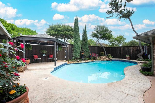 10011 Hickory Crossing, Dallas, TX 75243