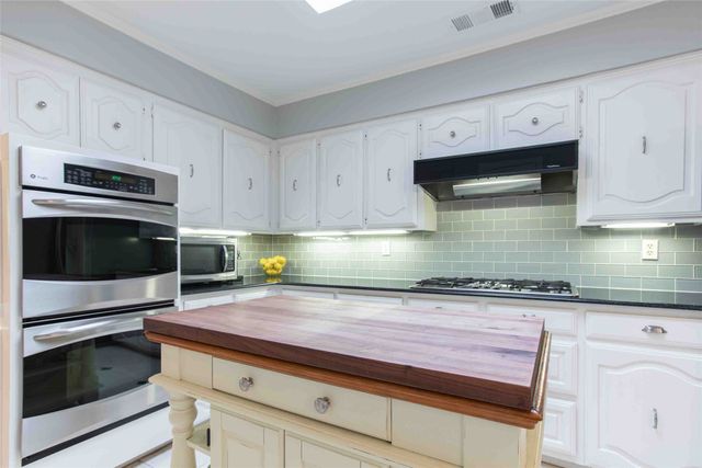 10011 Hickory Crossing, Dallas, TX 75243