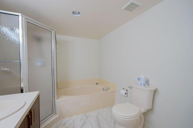 102 Half Moon Circle G2, Hypoluxo, FL 33462