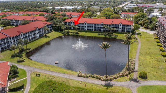102 Half Moon Circle G2, Hypoluxo, FL 33462