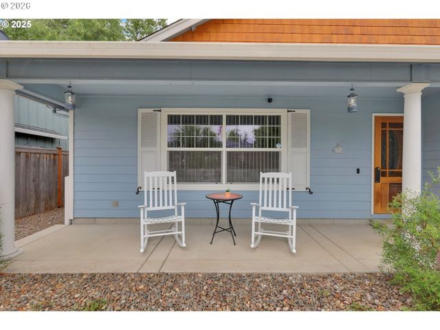 25246 CORKY Ln, Veneta, OR 97487