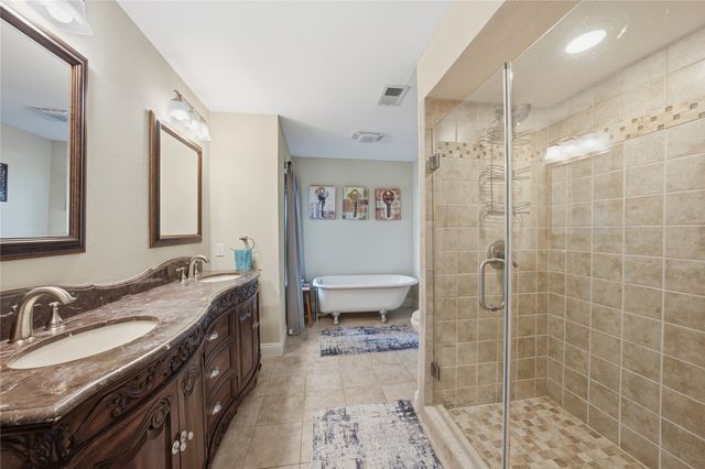 315 Admiral Drive, Gun Barrel City, TX 75156