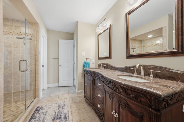 315 Admiral Drive, Gun Barrel City, TX 75156