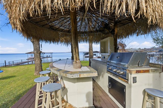 315 Admiral Drive, Gun Barrel City, TX 75156