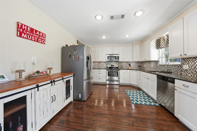 315 Admiral Drive, Gun Barrel City, TX 75156