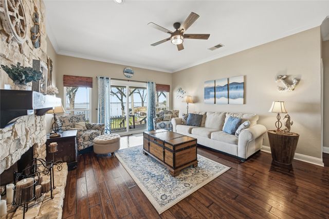 315 Admiral Drive, Gun Barrel City, TX 75156