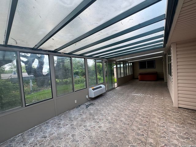 7303 GEORGE BURNS ST, San Antonio, TX 78240