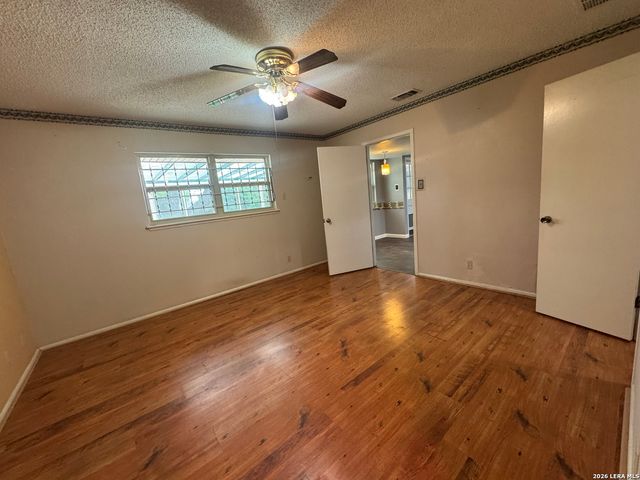 7303 GEORGE BURNS ST, San Antonio, TX 78240