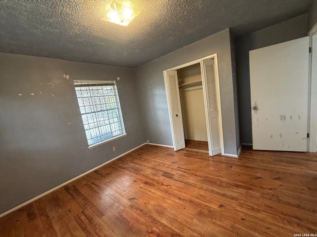 7303 GEORGE BURNS ST, San Antonio, TX 78240