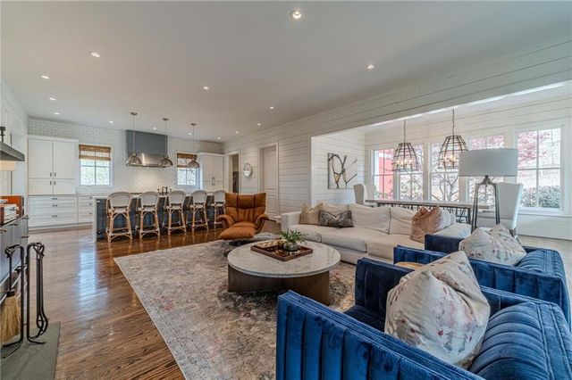 220 Audreys Way, Suwanee, GA 30024