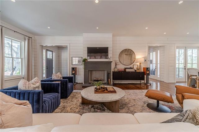 220 Audreys Way, Suwanee, GA 30024