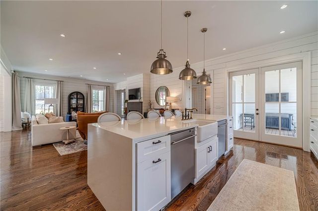 220 Audreys Way, Suwanee, GA 30024