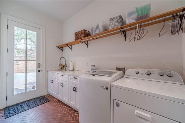 220 Audreys Way, Suwanee, GA 30024