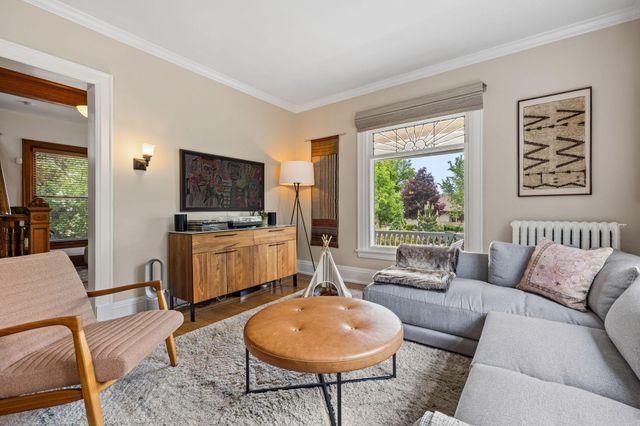 1930 Girard Avenue S, Minneapolis, MN 55403