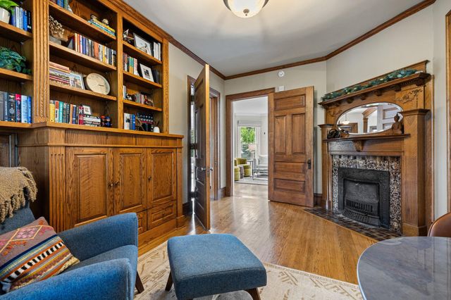 1930 Girard Avenue S, Minneapolis, MN 55403