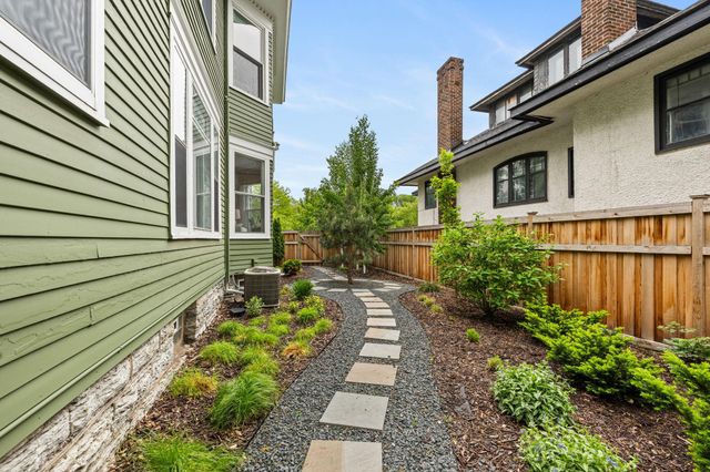 1930 Girard Avenue S, Minneapolis, MN 55403