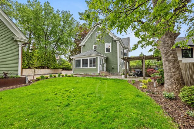 1930 Girard Avenue S, Minneapolis, MN 55403