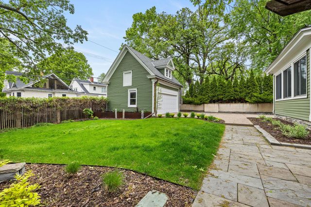 1930 Girard Avenue S, Minneapolis, MN 55403