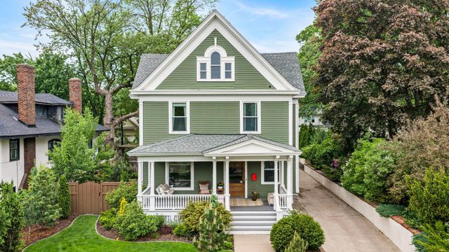 1930 Girard Avenue S, Minneapolis, MN 55403
