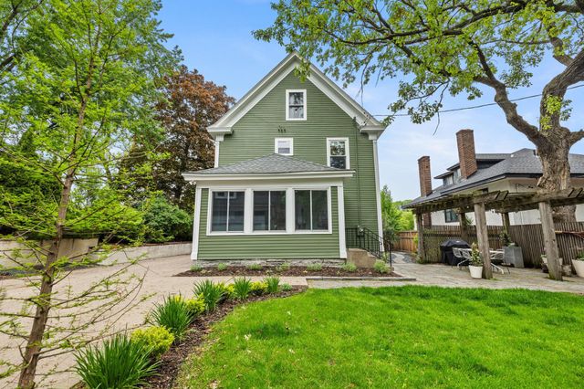 1930 Girard Avenue S, Minneapolis, MN 55403