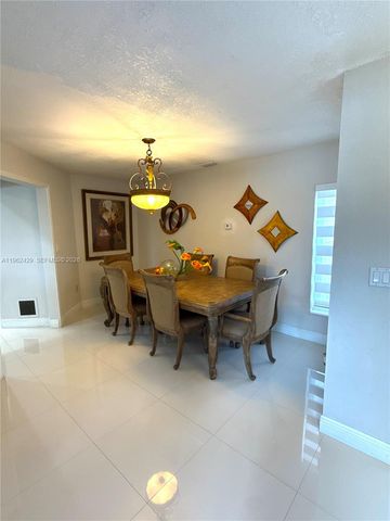 19230 NW 87th Pl, Hialeah, FL 33018