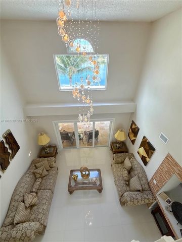 19230 NW 87th Pl, Hialeah, FL 33018