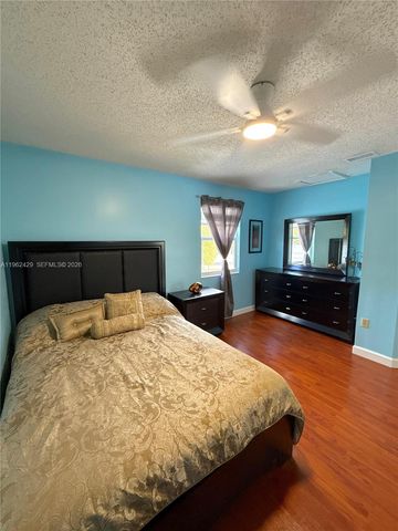 19230 NW 87th Pl, Hialeah, FL 33018