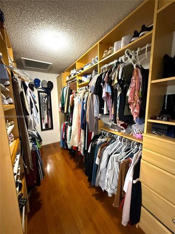 19230 NW 87th Pl, Hialeah, FL 33018