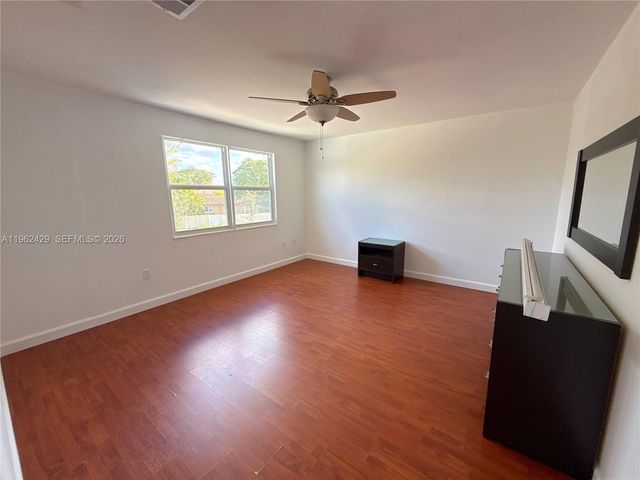 19230 NW 87th Pl, Hialeah, FL 33018