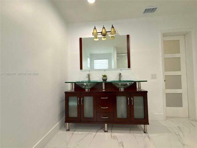 19230 NW 87th Pl, Hialeah, FL 33018