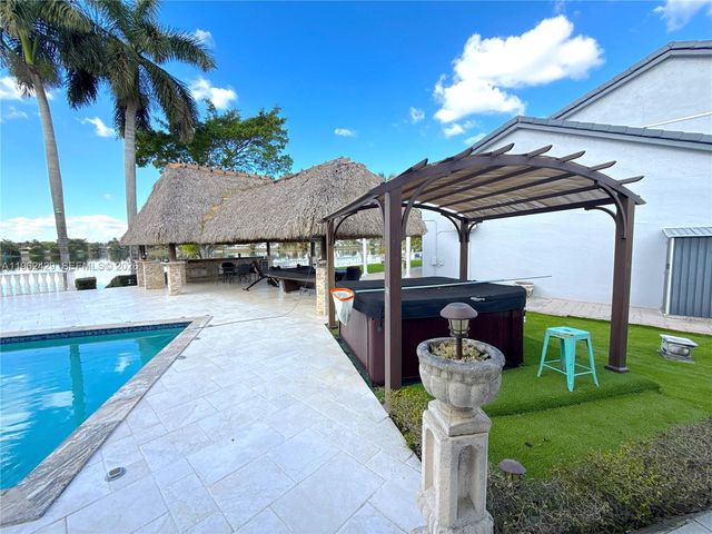 19230 NW 87th Pl, Hialeah, FL 33018