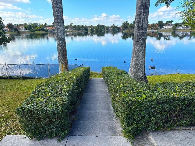 19230 NW 87th Pl, Hialeah, FL 33018