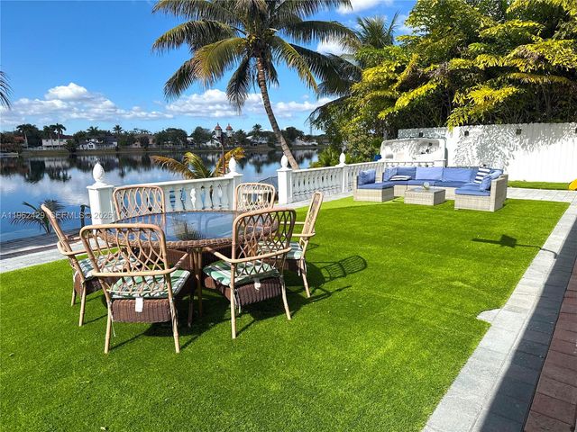 19230 NW 87th Pl, Hialeah, FL 33018