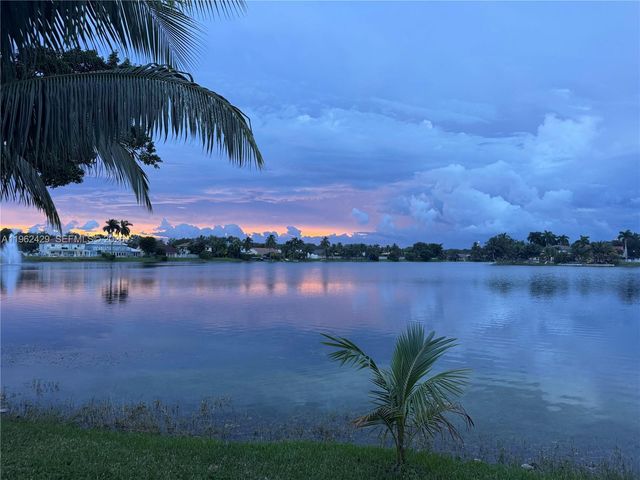 19230 NW 87th Pl, Hialeah, FL 33018