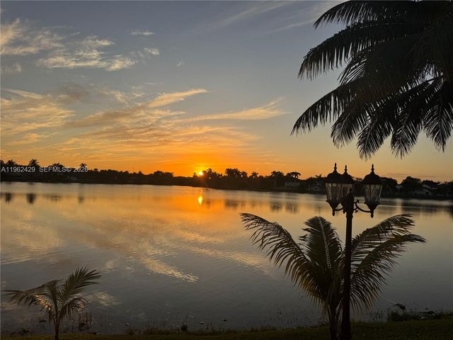 19230 NW 87th Pl, Hialeah, FL 33018