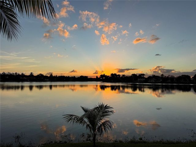 19230 NW 87th Pl, Hialeah, FL 33018