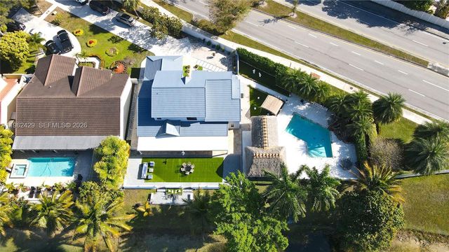 19230 NW 87th Pl, Hialeah, FL 33018