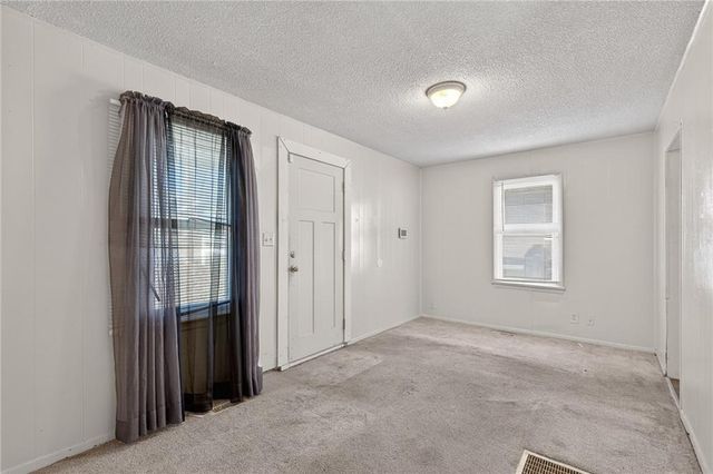 2139 N 33rd Street, Kansas City, KS 66104