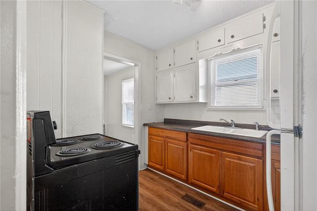 2139 N 33rd Street, Kansas City, KS 66104